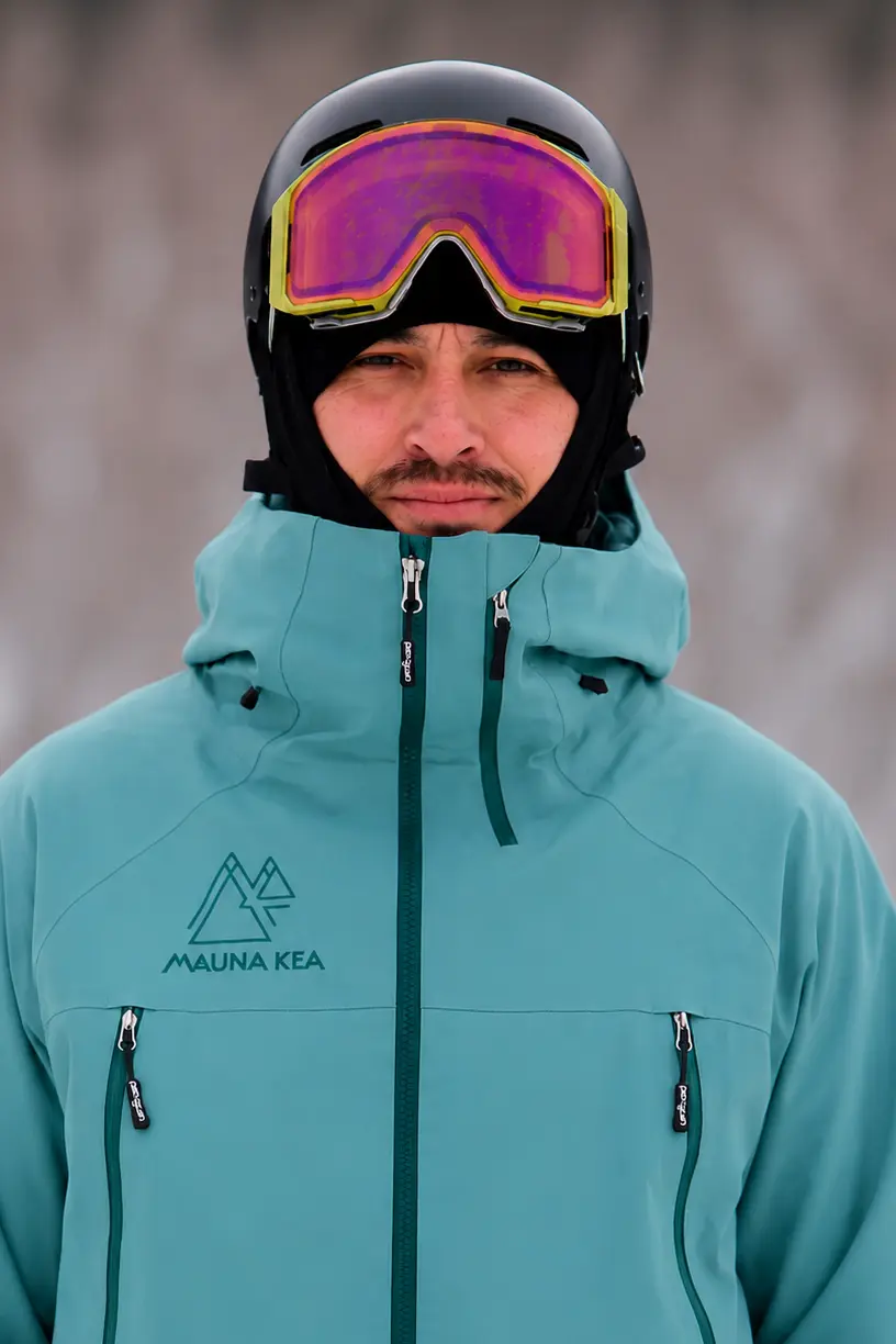 Cesar, private ski instructor in Niseko with 13 winters experience